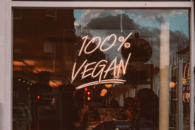 Can we offer better support to vegan mothers within the UK healthcare system?